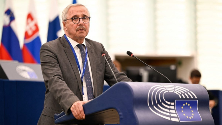 Γιάννης Μανιάτης Η Κυβέρνηση καταστρέφει τον καλύτερο βιοτεχνικό κλάδο της Ελλάδας