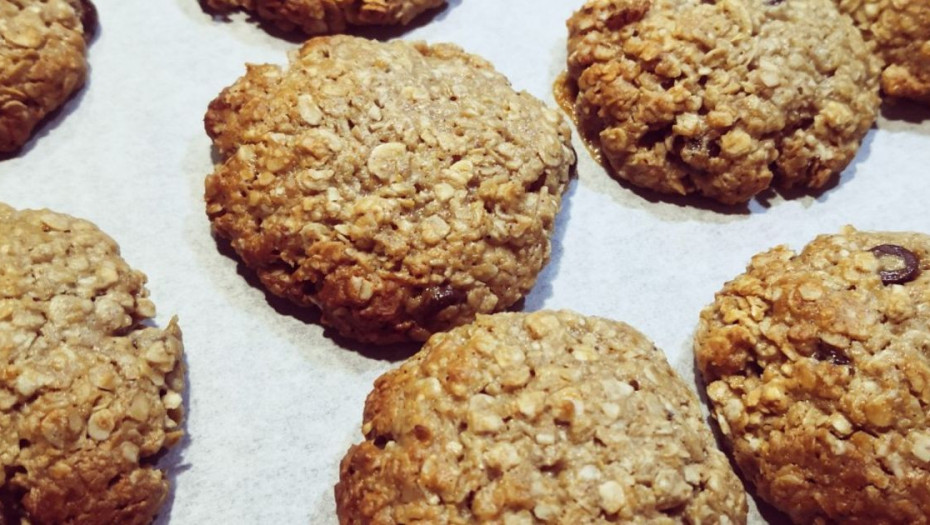 Μπισκότα βρώμης με μέλι, ταχίνι και σουσάμι