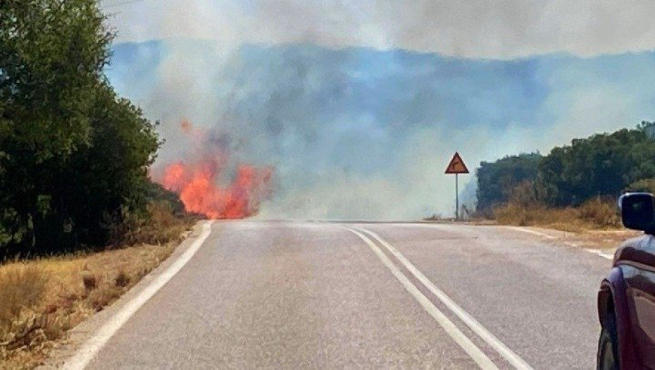 Υπό μερικό έλεγχο τέθηκε η πυρκαγιά στο Στρατώνι Χαλκιδικής