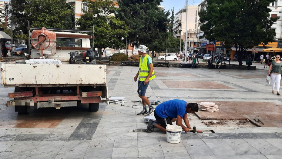 Πλατεία Ελευθερίας: Αλλάζουν τα πλακίδια