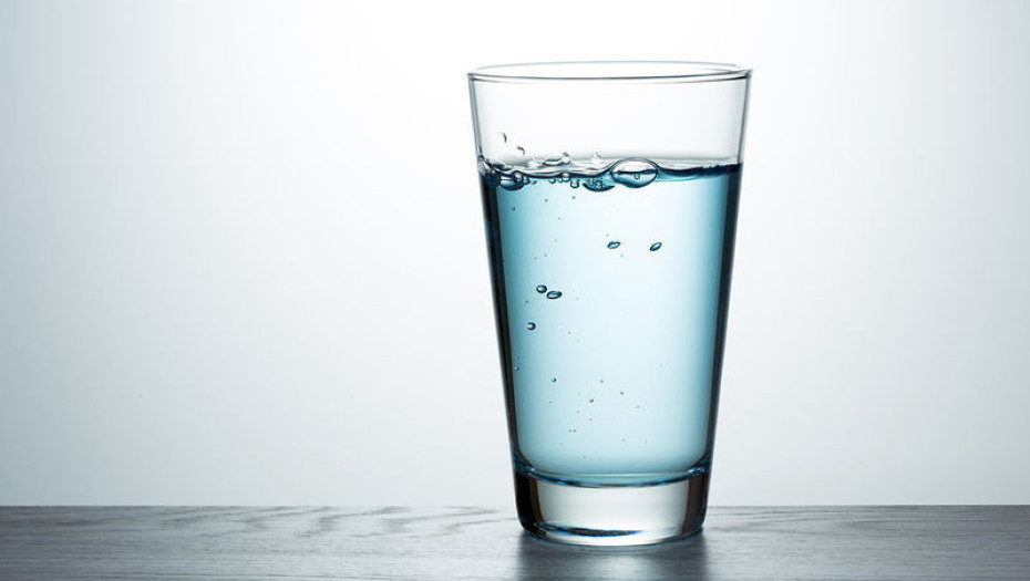 Έχετε στρες; Προσέξτε πόσο νερό πίνετε, συνιστούν οι επιστήμονες