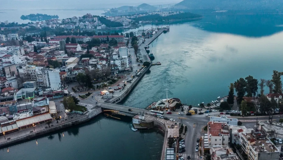 Βλάβη στη γέφυρα της Χαλκίδας