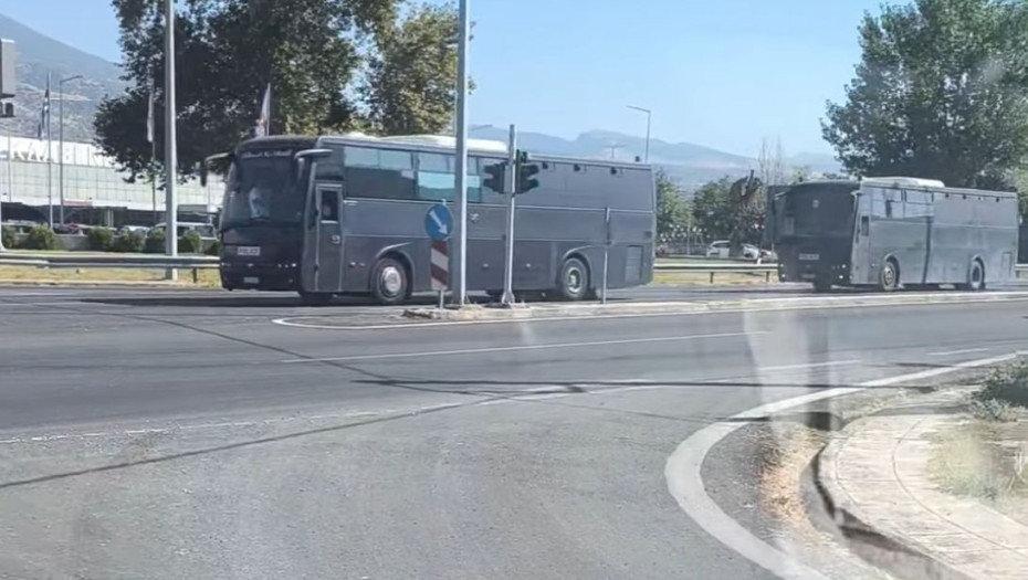 «Φούλαραν» οι δομές μεταναστών σε Σέρρες και Κλειδί