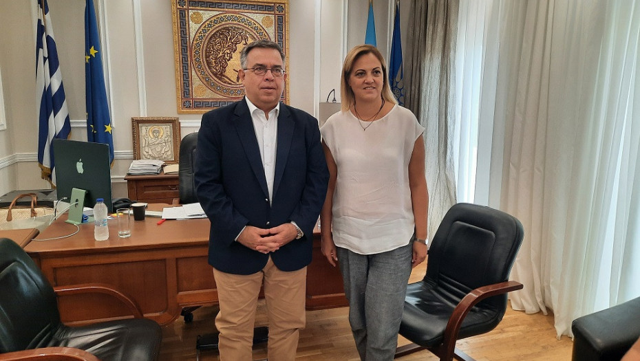 Ο Δημήτρης Γαλαμάτης στην Δήμαρχο Σερρών Βαρβάρα Μητλιάγκα