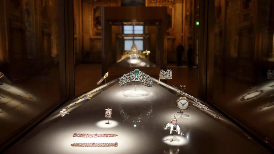 Ληστεία στο Λούβρο: Πώς κλάπηκαν «ανεκτίμητα» ιστορικά κοσμήματα μέσα από το Μουσείο