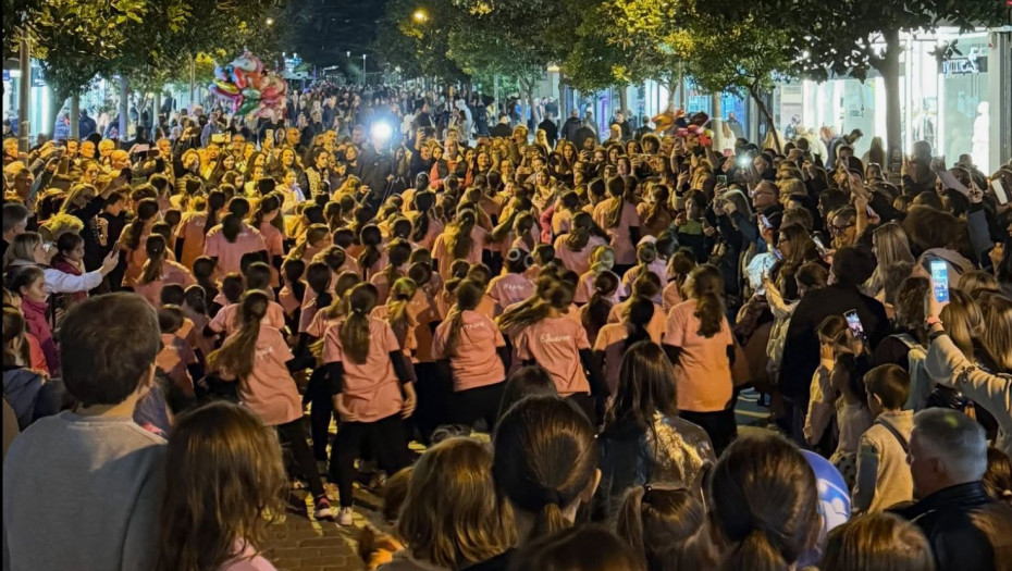 Στη πετυχημένη λευκή νύχτα στις Σέρρες πλημμύρισε με κόσμο η αγορά