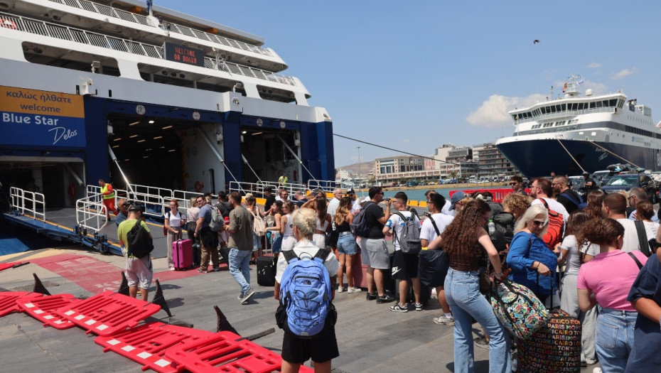 Για τη μετάβαση αναπληρωτών εκπαιδευτικών: Εκπτώσεις σε ακτοπλοϊκά και αεροπορικά εισιτήρια