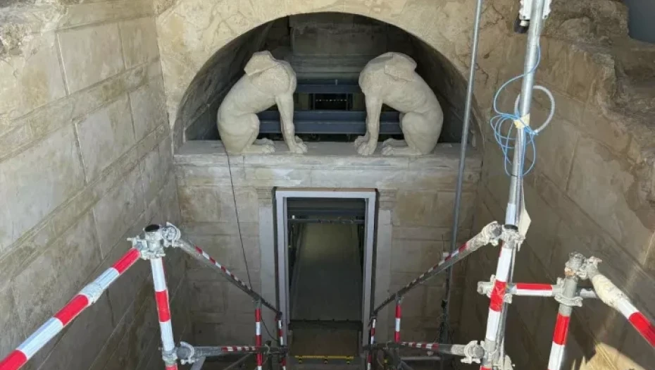 Λίνα Μενδώνη - Τύμβος Καστά: Ο δρόμος δεν αποτελεί ευθύνη του Υπουργείου Πολιτισμού