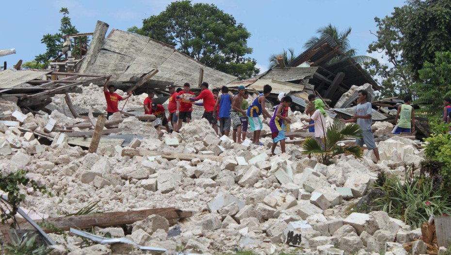 Φιλιππίνες: Πέντε νεκροί στον σεισμό των 6,9 Ρίχτερ - Προειδοποίηση για τσουνάμι