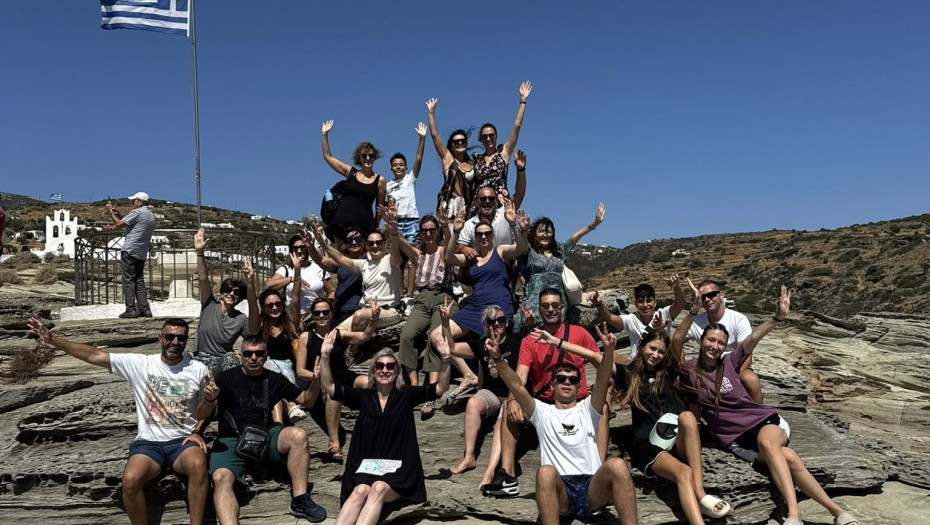 Σέρρες - Ο Πολιτιστικός Σύλλογος Μικρασιατών Αγίου Ιωάννη στο γραφικό νησί της Σίφνου