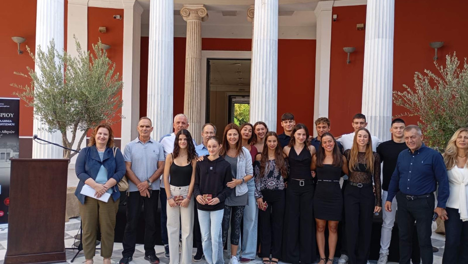 Η Σερραία κολυμβήτρια Δέσποινα Πυρίλη βραβεύτηκε από την Υπουργό Παιδείας