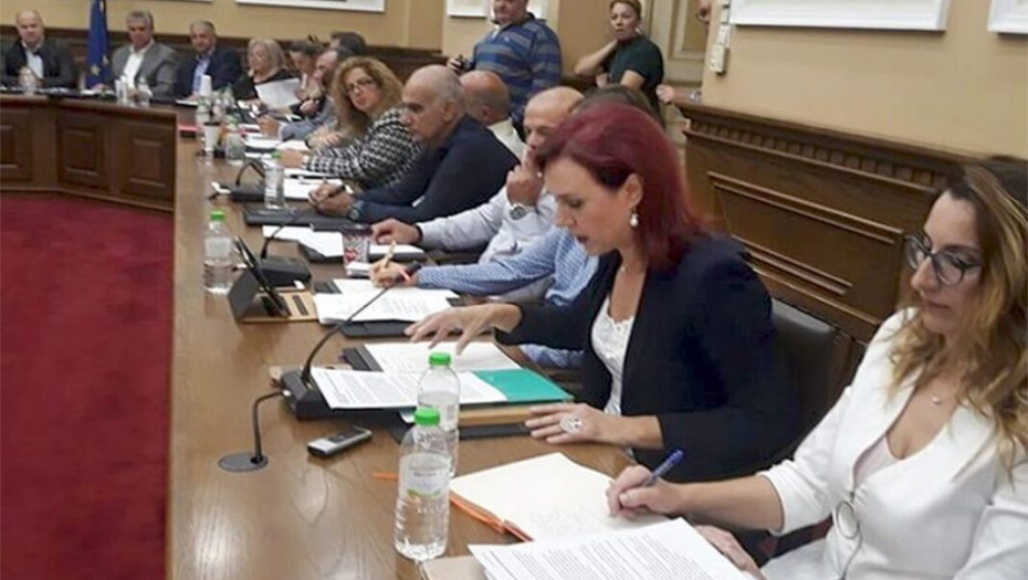 Σε “τοίχο” βρέθηκε η επικεφαλής της ΔΥΝΑΜΗΣ Αριάδνη Παπαφωτίου