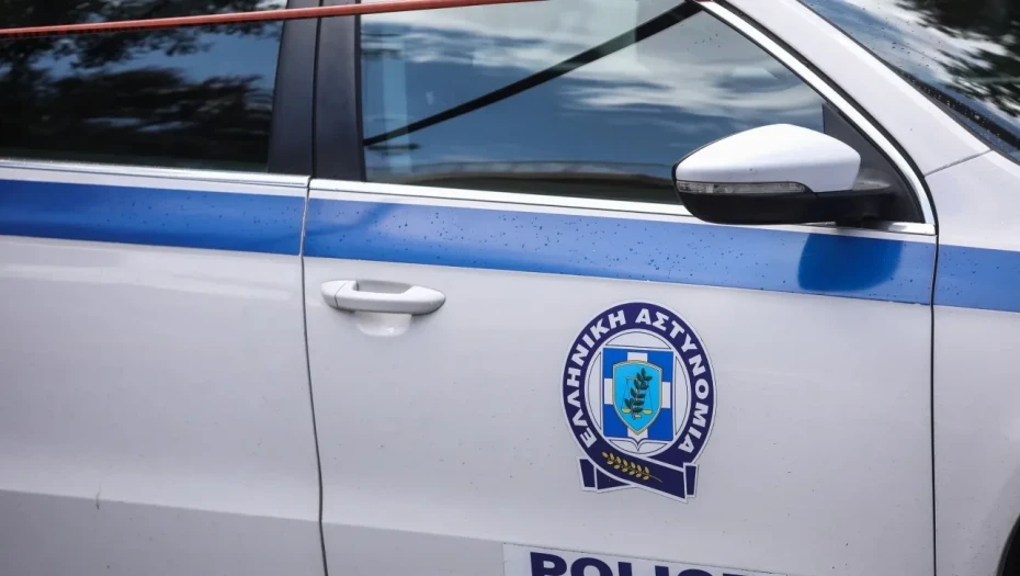 Αιγάλεω: Άγριο ξύλο σε προαύλιο του σχολείου – 16χρονη κατέληξε στο νοσοκομείο με κολάρο στον αυχένα