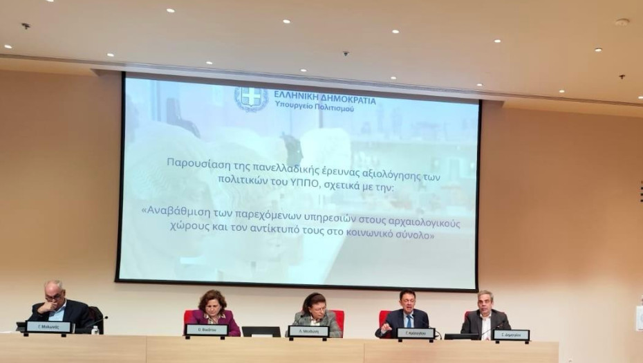 Λίνα Μενδώνη: Θέτουμε τον εαυτό μας στην κρίση της κοινωνίας