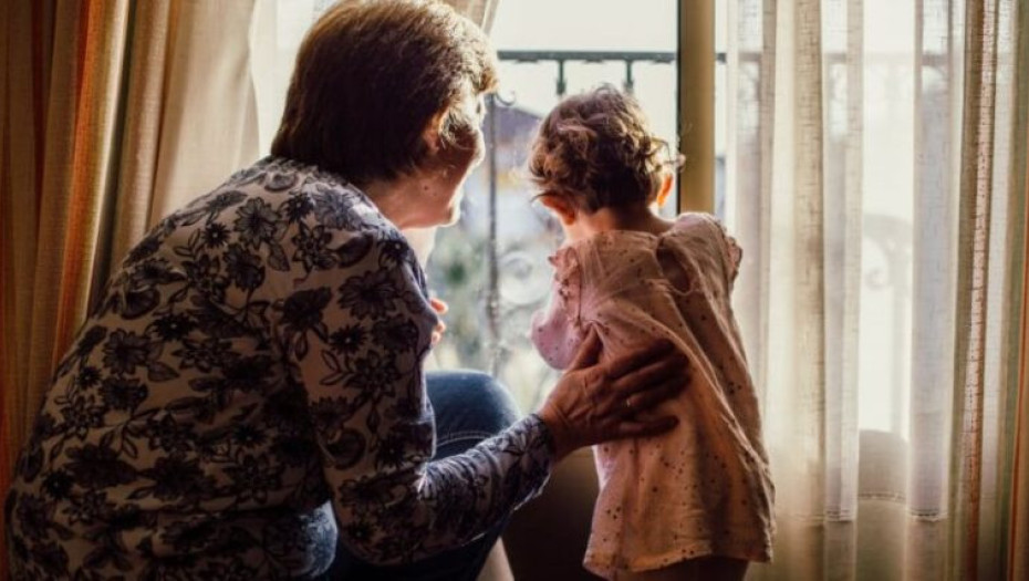 56 εκ. ευρώ μέσω ΕΣΠΑ για την καθολική υλοποίηση της δράσης «Νταντάδες της γειτονιάς»