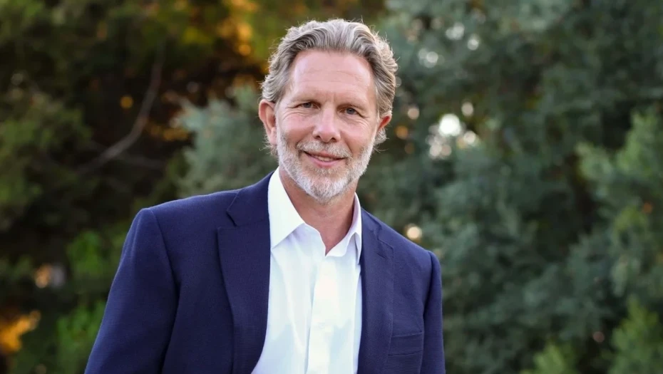 Παύλος Γερουλάνος- Θέλετε να σας πω από ποιους εκβιάζεται η κυβέρνηση;