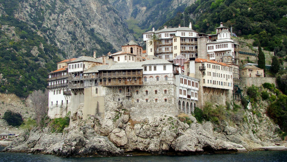 Στο Άγιο Όρος: Αν είσαι και παπάς, με την αράδα σου θα πας!