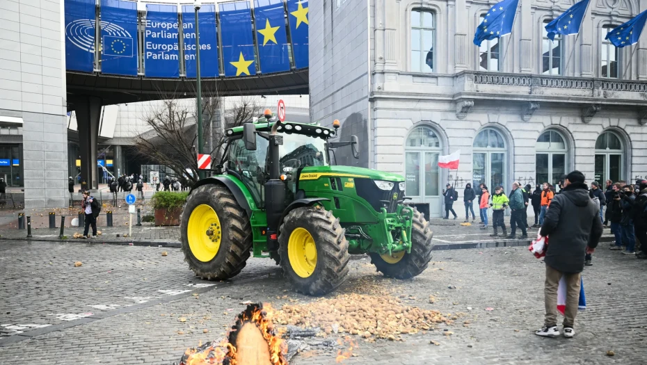 Στους δρόμους των Βρυξελλών οι Ευρωπαίοι αγρότες για τη Mercosur