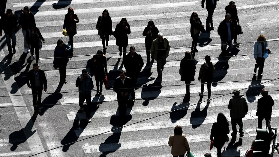 Ανεργία: Υποχώρησε στο 8,2% στη χώρα τον Νοέμβριο