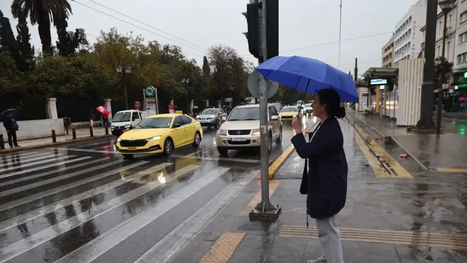 Καιρός αύριο: Τοπικές βροχές και καταιγίδες σε Αττική και σε νησιά – Δεν ξεπερνά τους 18 βαθμούς η θερμοκρασία