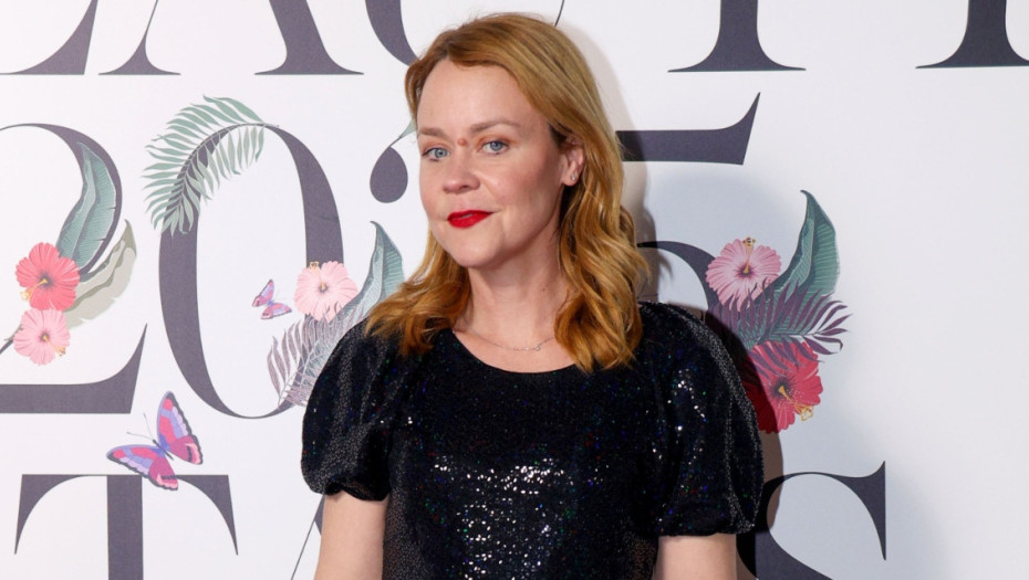 Συγκλονίζει ο επικήδειος της Λένας Παπαληγούρα - «Έφυγε κρατώντας το χέρι της συντρόφου του»