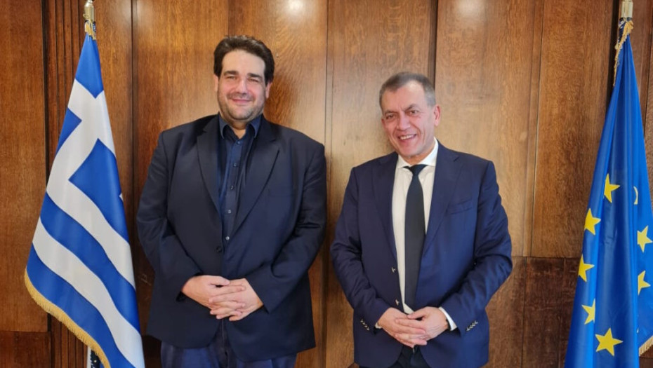 Παρέδωσε το e-Kouros ο Γιάννης Βρούτσης στον Υπουργό Εσωτερικών Θοδωρή Λιβάνιο