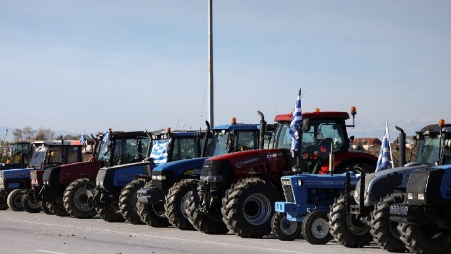 Αγρότες σε Μαρινάκη: Η κυβέρνηση βρήκε πρόθυμους για να σπάσει τα μπλόκα