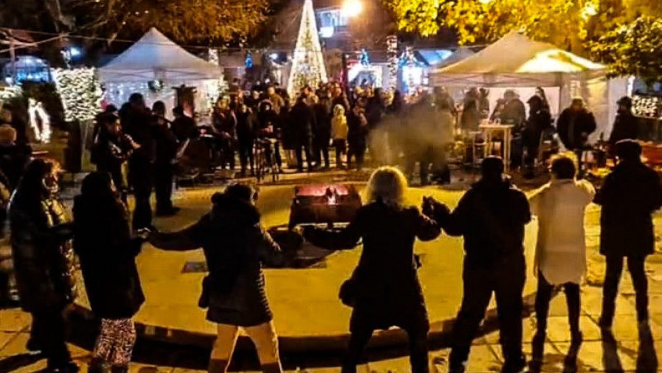 Γιορτινό γλέντι με ζουρνάδες και νταούλια στο «Κάστρο των Χριστουγέννων»