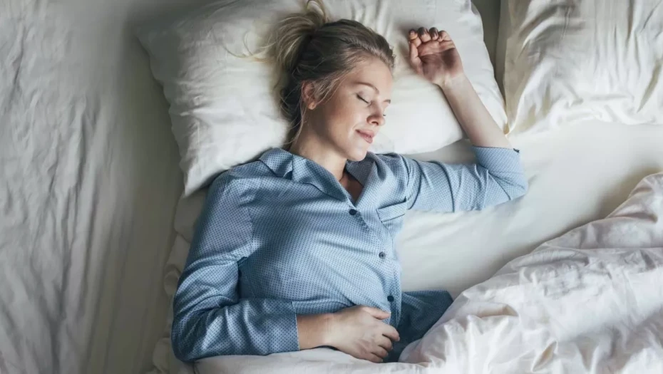 Για πρώτη φορά οι επιστήμονες είδαν τι κάνει ο εγκέφαλος μας στον βαθύ ύπνο – Και είναι θαυματουργό