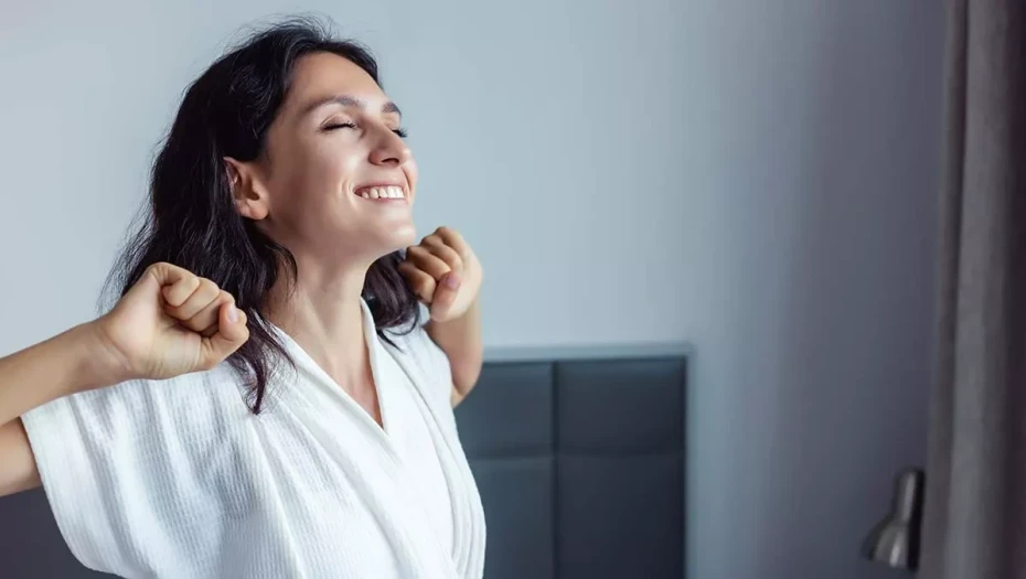 Γιατί ξυπνάμε νωρίτερα όσο μεγαλώνουμε; Οι επιστήμονες έχουν την απάντηση