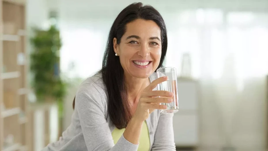 Νερό: Πολύτιμος σύμμαχος της καρδιάς μετά τα 50