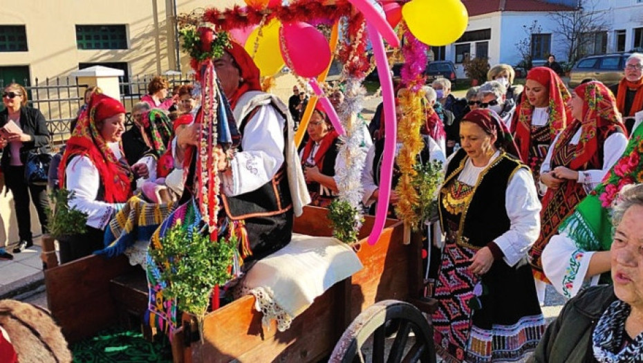 Σε Νέα Πέτρα, Μονοκκλησιά και Χαροπό το έθιμο της “Μπάμπως” η “Βρεξούδια”