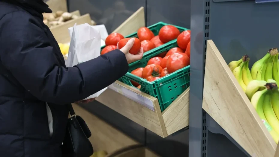 Ψώνια της τελευταίας στιγμής για το τραπέζι της Ανάστασης: Τι ώρα κλείνουν τα σουπερμάρκετ