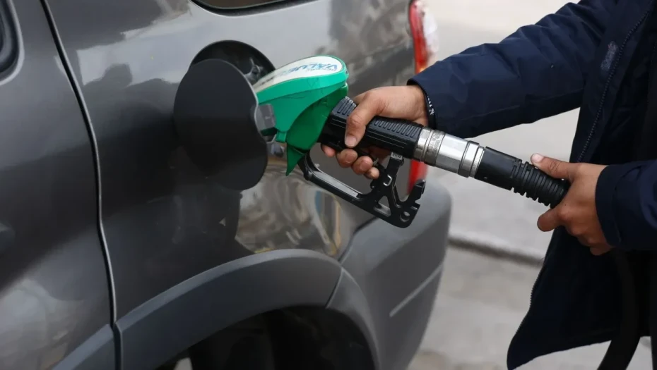 Γιατί δεν πέφτουν οι τιμές στα καύσιμα - Ποιες περιοχές έχουν την πιο ακριβή βενζίνη