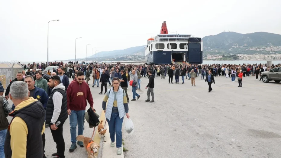 Έκτη μέρα κινητοποιήσεων για τους κτηνοτρόφους στο λιμάνι Μυτιλήνης - Προβλήματα στην τροφοδοσία