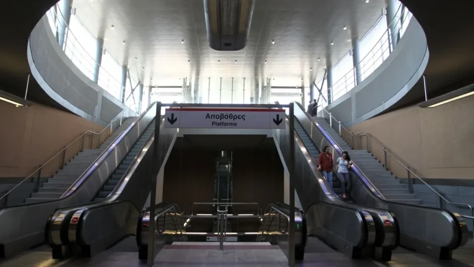 Νωρίτερα αποσύρονται απόψε τα λεωφορεία λόγω Ανάστασης - Τι ώρα κλείνει απόψε το Μετρό
