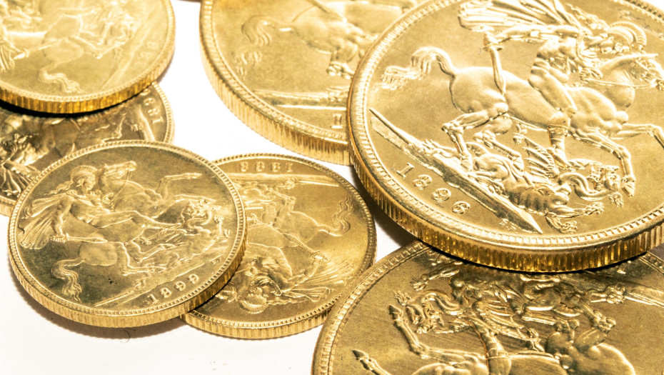 Σέρρες - 250.000 ευρώ, 595 χρυσές λίρες και κοσμήματα «ανυπολόγιστης αξίας» τα έδωσε μόνη της και πήγε και το κατήγγειλε στην Αστυνομία