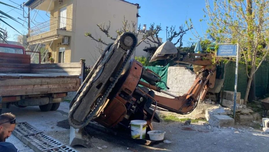 Πέθανε ο 58χρονος χειριστής που είχε καταπλακωθεί από εκσκαφέα στον Βόλο τη Μεγάλη Δευτέρα
