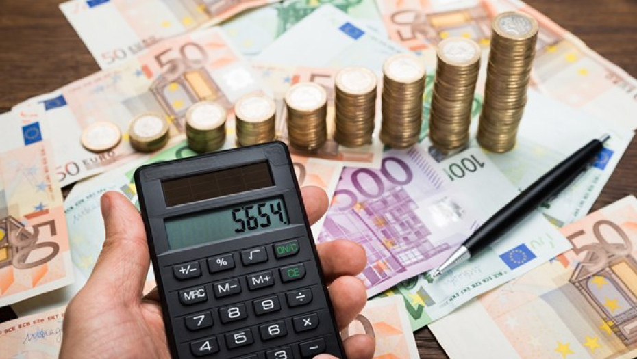 Πόσο πιθανή είναι η μείωση της προκαταβολής φόρου για επαγγελματίες και επιχειρήσεις