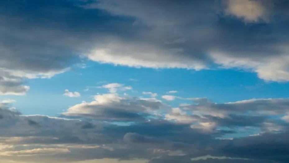 Καιρός – Κολυδάς: Τέλος η αφρικανική σκόνη – Αστάθεια με συννεφιές και τοπικές βροχές