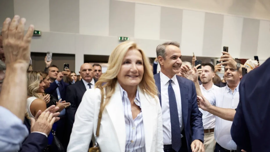 Μαρέβα Γκραμπόφσκι Μητσοτάκη: Χειρουργήθηκε για ειλεό στον «Ευαγγελισμό» – Το ιατρικό ανακοινωθέν