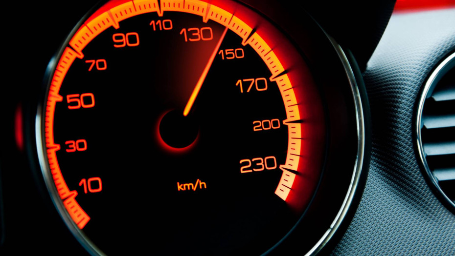 Εθνική Οδός: Η ιδανική ταχύτητα για να μην καίμε βενζίνη – Μέχρι πόσα χιλιόμετρα πρέπει να πηγαίνουμε