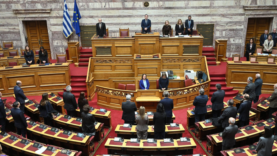 Στη μνήμη των θυμάτων του τραγικού δυστυχήματος των Τεμπών-Επετειακή αναφορά και ενός λεπτού σιγή από τη Βουλή των Ελλήνων