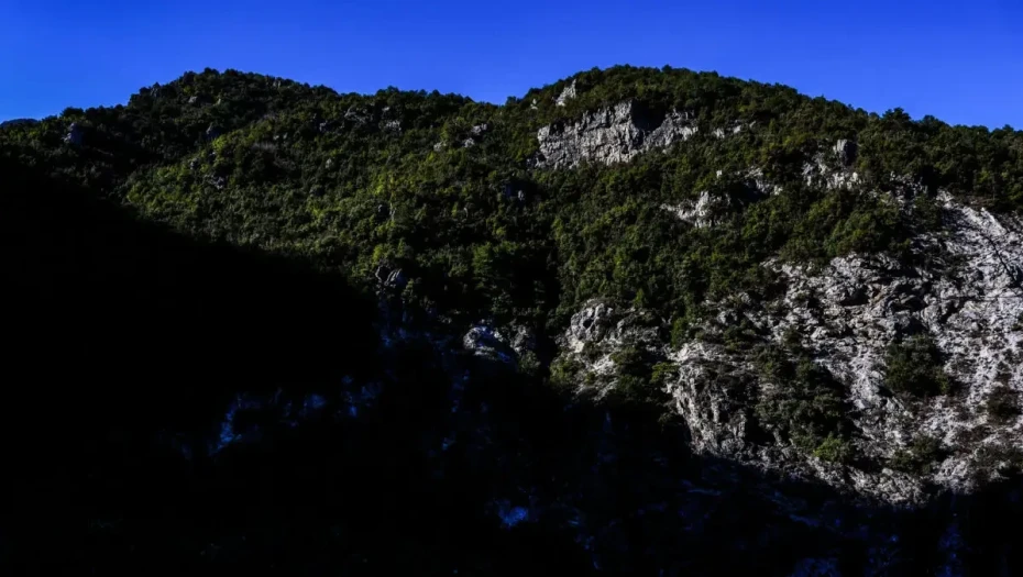 Παρνασσός: Δύο ορειβάτες αποπροσανατολίστηκαν και χάθηκαν στο βουνό – Γίνεται επιχείρηση για τη διάσωσή τους