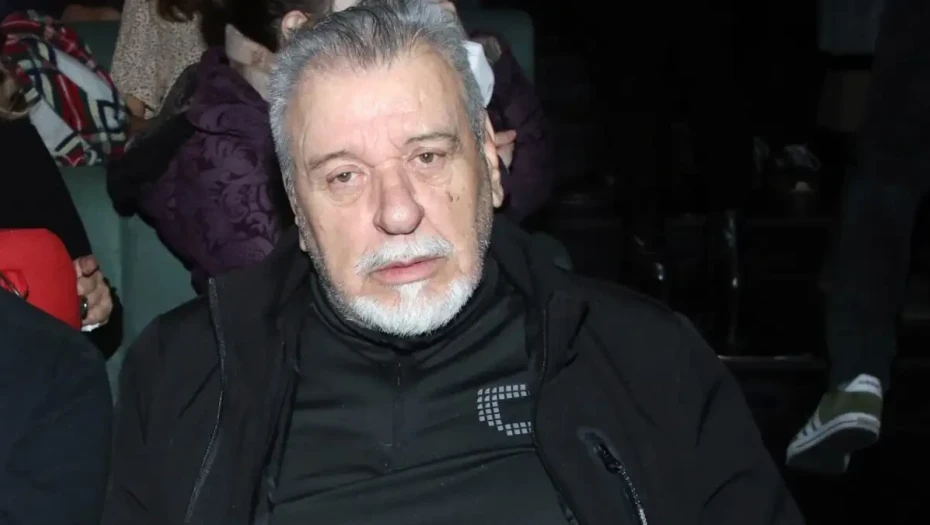 Τάσος Χαλκιάς: Έτρωγα μπουνιές από τον πατέρα μου, αλλά με βάραγε από αγάπη, δεν είμαι κακοποιημένος