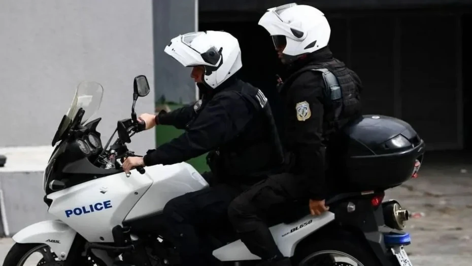 Χειροπέδες σε ανήλικους 14 και 16 ετών για επίθεση και κλοπή 20χρονης στην Ιερά Οδό