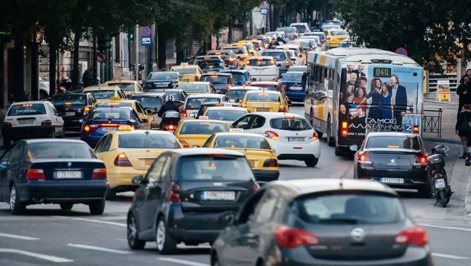 400.000 παράνομα οχήματα στους ελληνικούς δρόμους