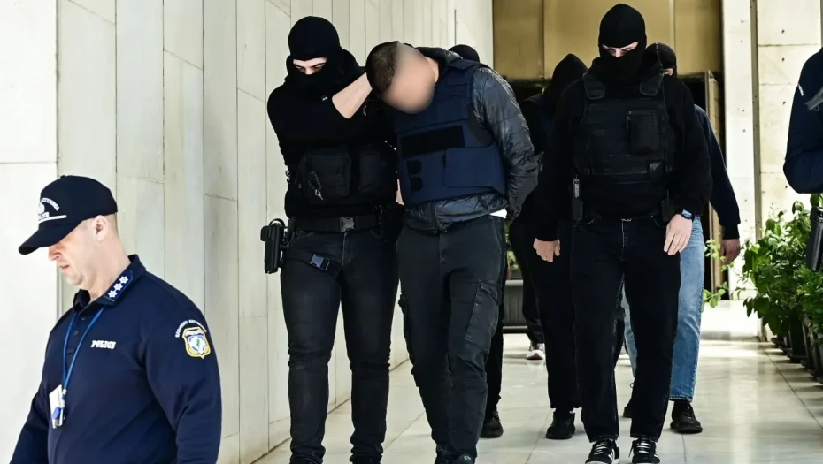 Άγιος Δημήτριος: Προθεσμία για να απολογηθεί την Τρίτη έλαβε ο 20χρονος - «Βρίσκεται σε σοκ»