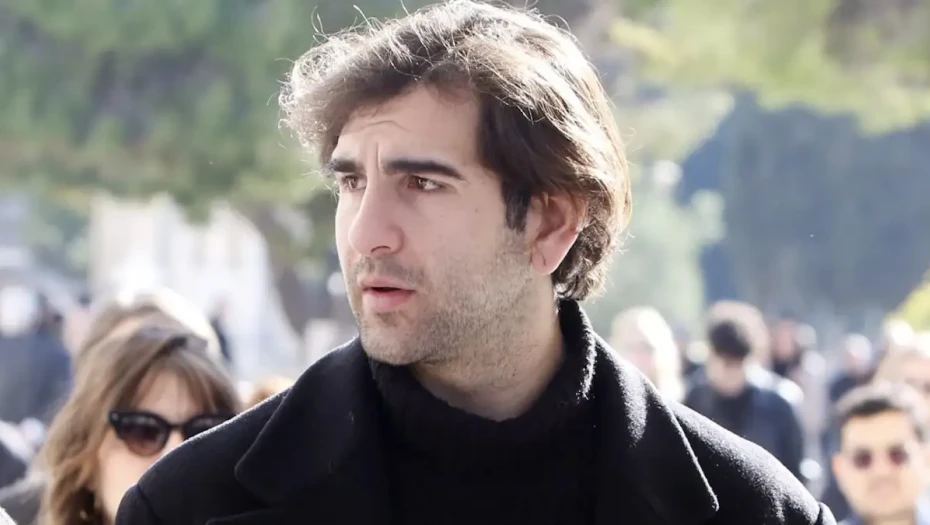 Δημήτρης Φιλιππίδης: «Γκρεμίστηκε η εικόνα του πατέρα μου, ακόμη και σήμερα δεν τον αναγνωρίζω»