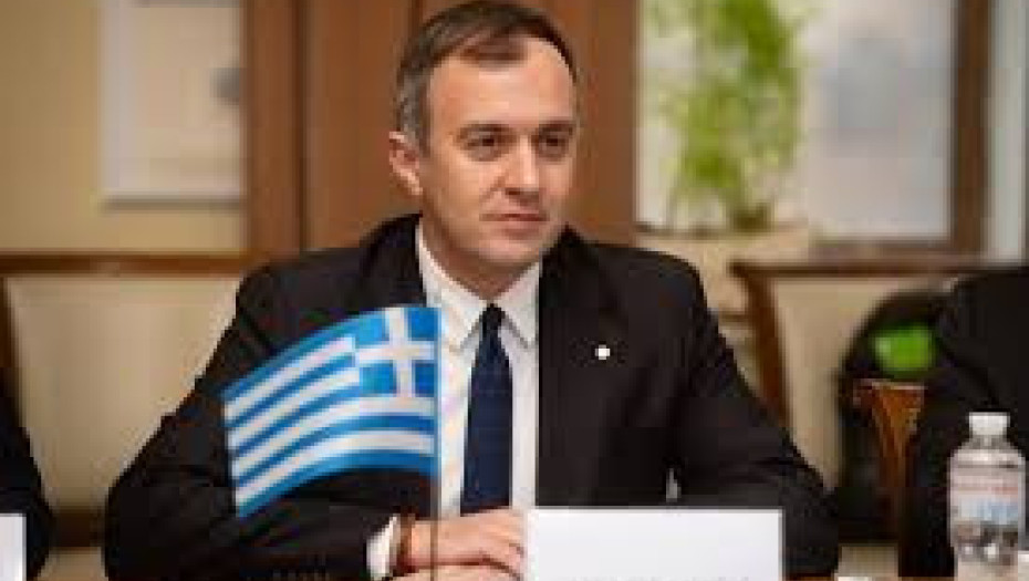 Τάσος Χατζηβασιλείου -Δεν μας αφορά η αναδιάταξη του πολιτικού σκηνικού